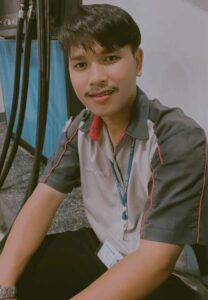 ลิฟ-พีรดนย์-เสื้อเชิ้ต