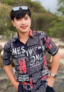 ลิฟ-พีรดนย์-ใส่แว่น