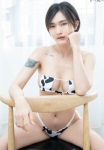 พลอย-กัดปาก