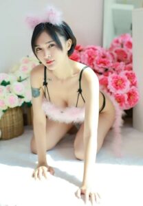 พลอย-ขนมิ้งค์