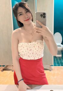 พลอย-เซลฟี่