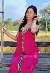 มิ้นท์-มิญชญา-ชุดชมพู