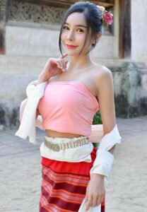 Gam-Ploy-(แกมพลอย)-พริตตี้ล้านนา