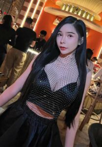 Gam-Ploy-(แกมพลอย)-พริตตี้สวยฉ่ำ