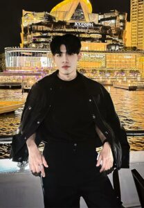 Ball-เน็ตไอดอลลองเรือ