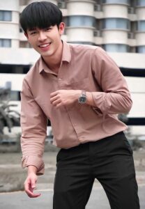 Ball-เน็ตไอดอลเสื้อน้ำตาล