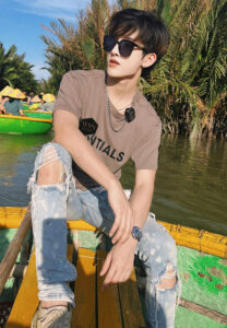 Assawin-Phothong-ใส่แว่น