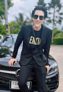 Teerawee-Har-ชุดดำ