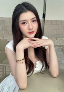 Aom-แซ่บซ่า