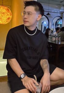 Noss-Nutthapon-เสื้อยืดดำ