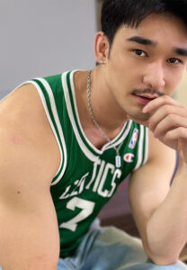 Pakin-Jaihong-เสื้อกล้ามเขียว