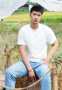 J-wang-เสื้อยืดขาว J-wang-เสื้อยืดขาว