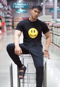 J-wang-เสื้อยืดดำ J-wang-เสื้อยืดดำ