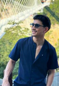 Tanawat-ถ่ายรูป