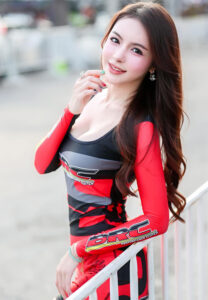 Jenniie-Thamonphak-พริตตี้