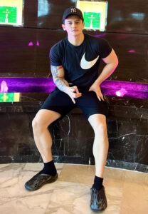 Kevin-Sagra-ใส่หมวกดำ