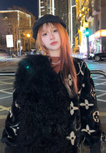 Memew-ใส้หมวกดำ