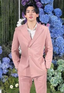 Opang-Thongsuphon-เสื้อชมพู