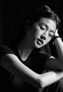 Jassmiine-ขาวดำ