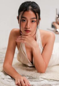 Jassmiine-ถ่ายแบบ