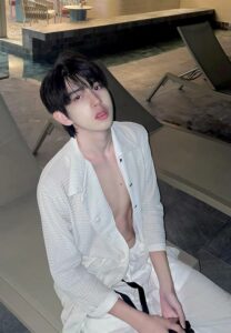 Wachira-pat-เสื้อเชิ้ตขาว