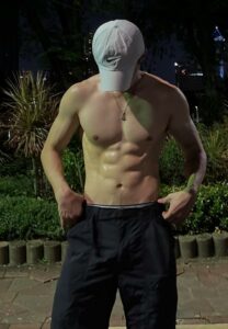 Jay-Jay-ใส่หมวก