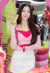 Mee-Yok-พรีเซนเตอร์ Mee-Yok-พรีเซนเตอร์