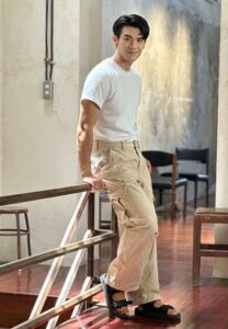 Puth-ยืนเท่