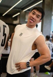 Gun-Gun-แลบลิ้น-p