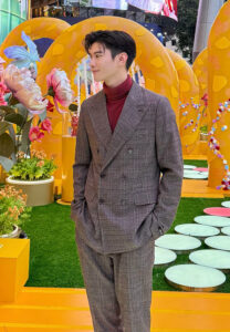 Johnson-Lau-สูท