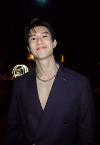 Johnson-Lau-ใส่สูท