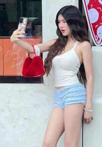 Ketmanee-Bualuang-เซลฟี่สาว