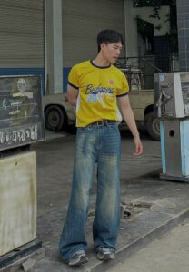 Peerawat-เสื้อเหลือง