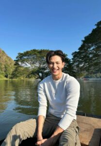 Folk saransrirat-011-Radiant