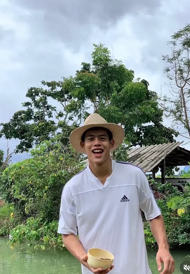 ปอม กมลภพ แก้วเดียว (@kkpommm) ภาพชีวิตประจำวัน