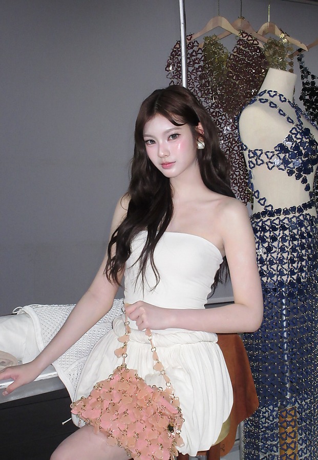 Punch Puntita กับลุคแฟชั่นสีขาว